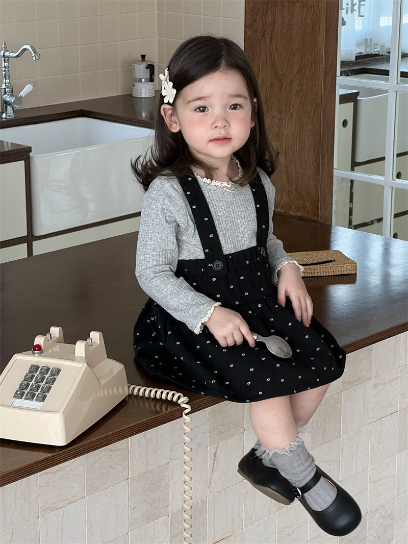 グレーxブラックコーデ