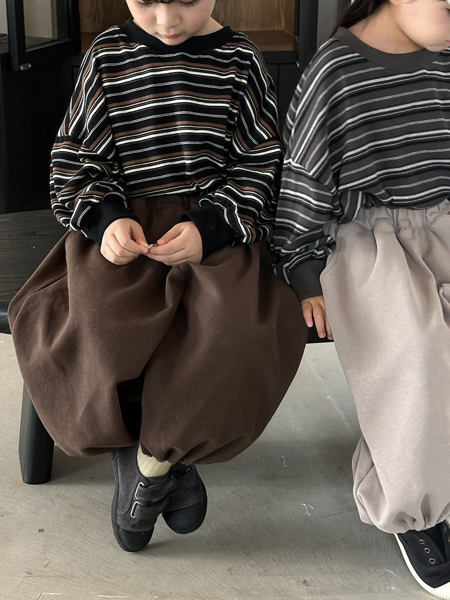 裾絞りゆったりパンツ
