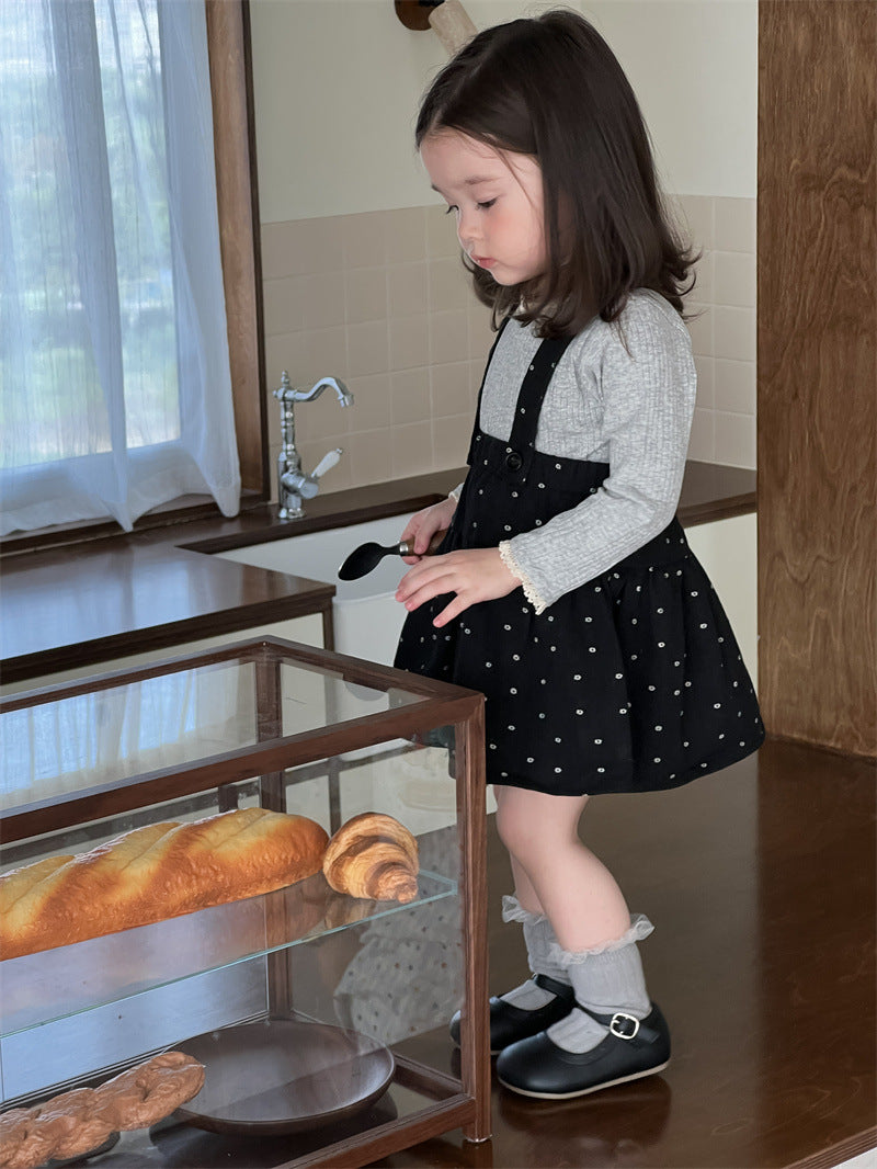 グレーxブラックコーデ