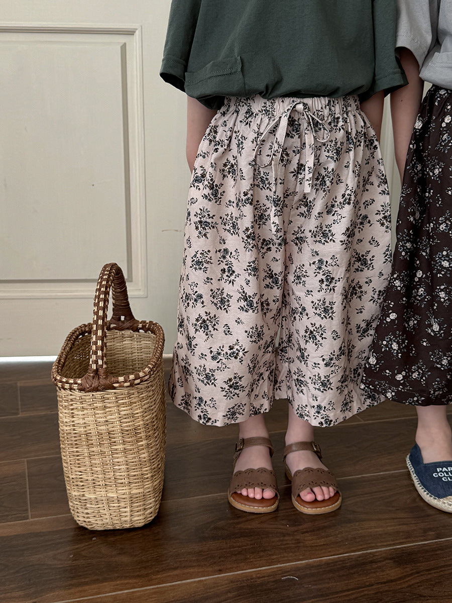 ボタニカル柄ストレート薄手パンツ