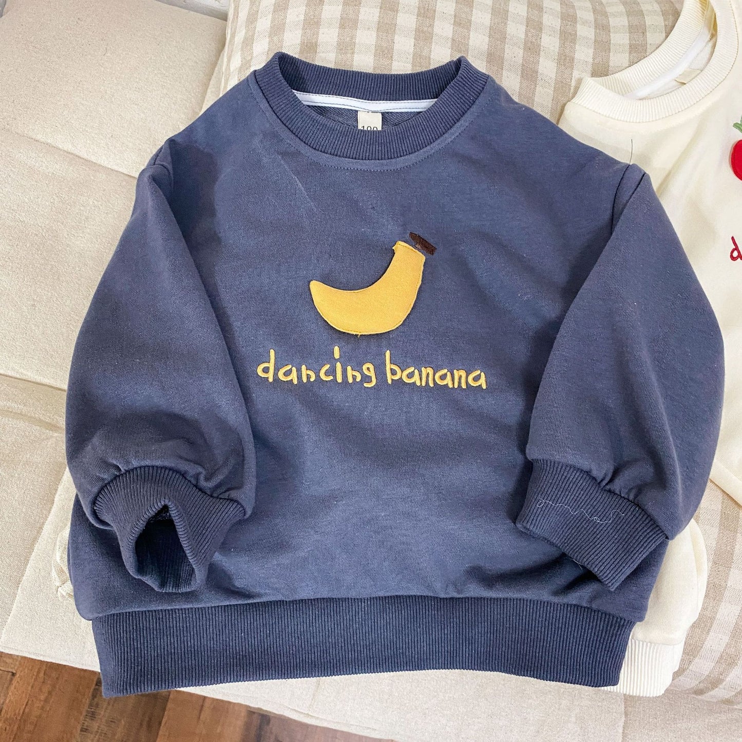 立体フルーツ刺繍スウェット