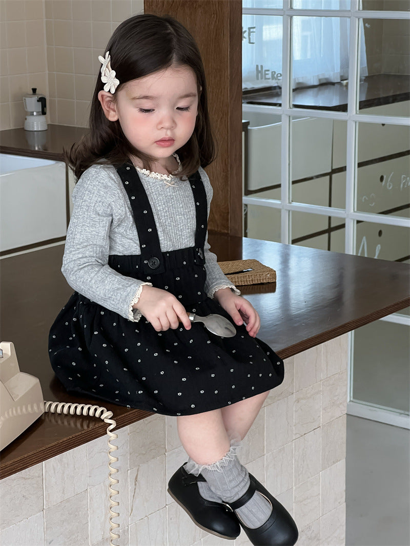 グレーxブラックコーデ