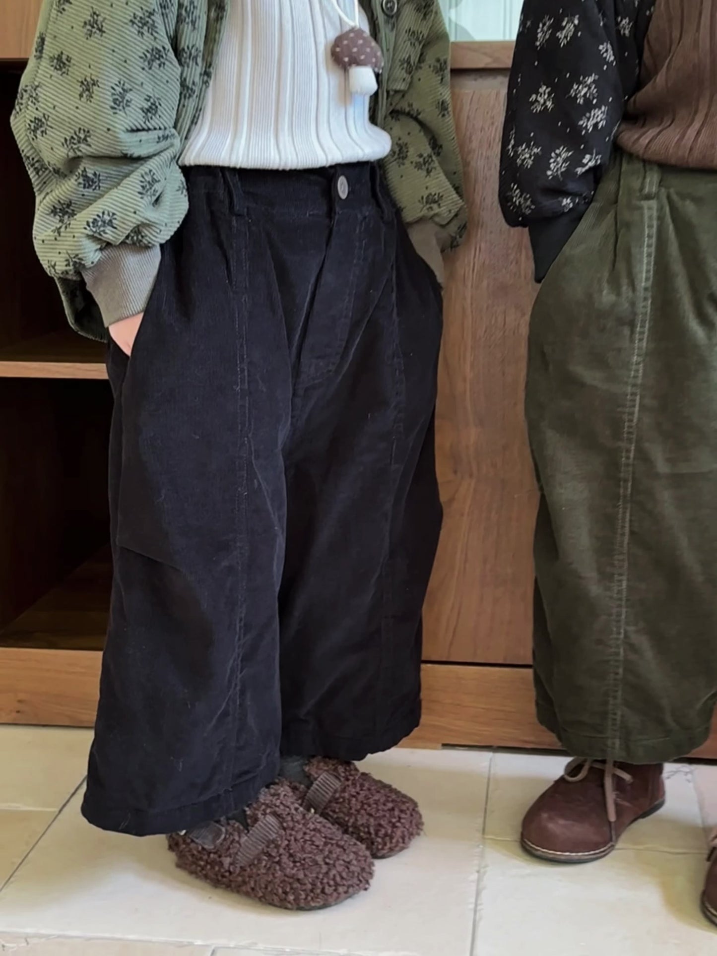 裏ボアコーデュロイワイドパンツ