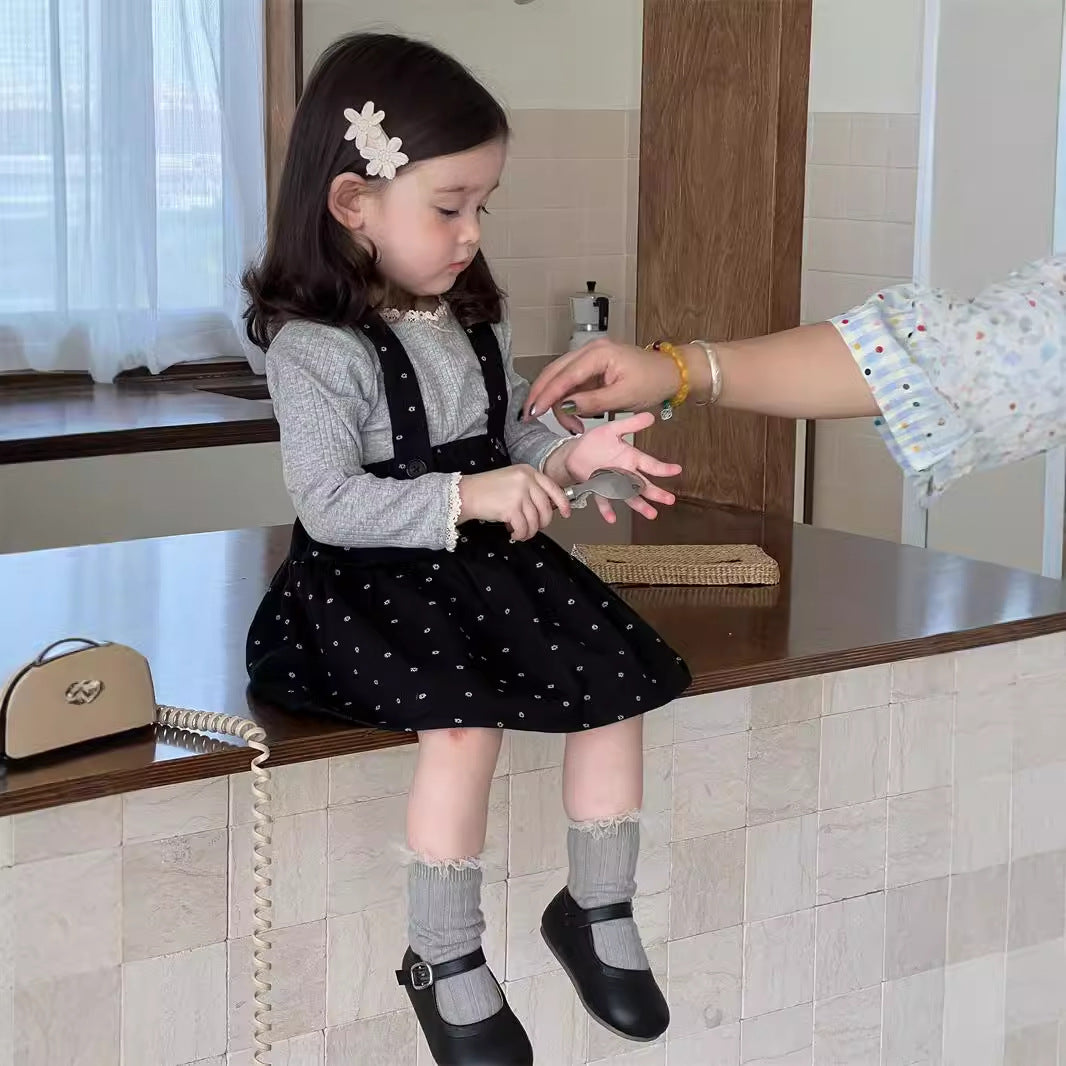 グレーxブラックコーデ