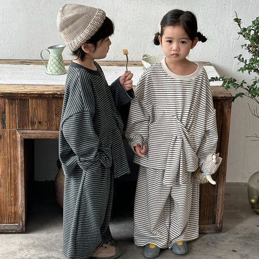 細めボーダー柄スウェットセット