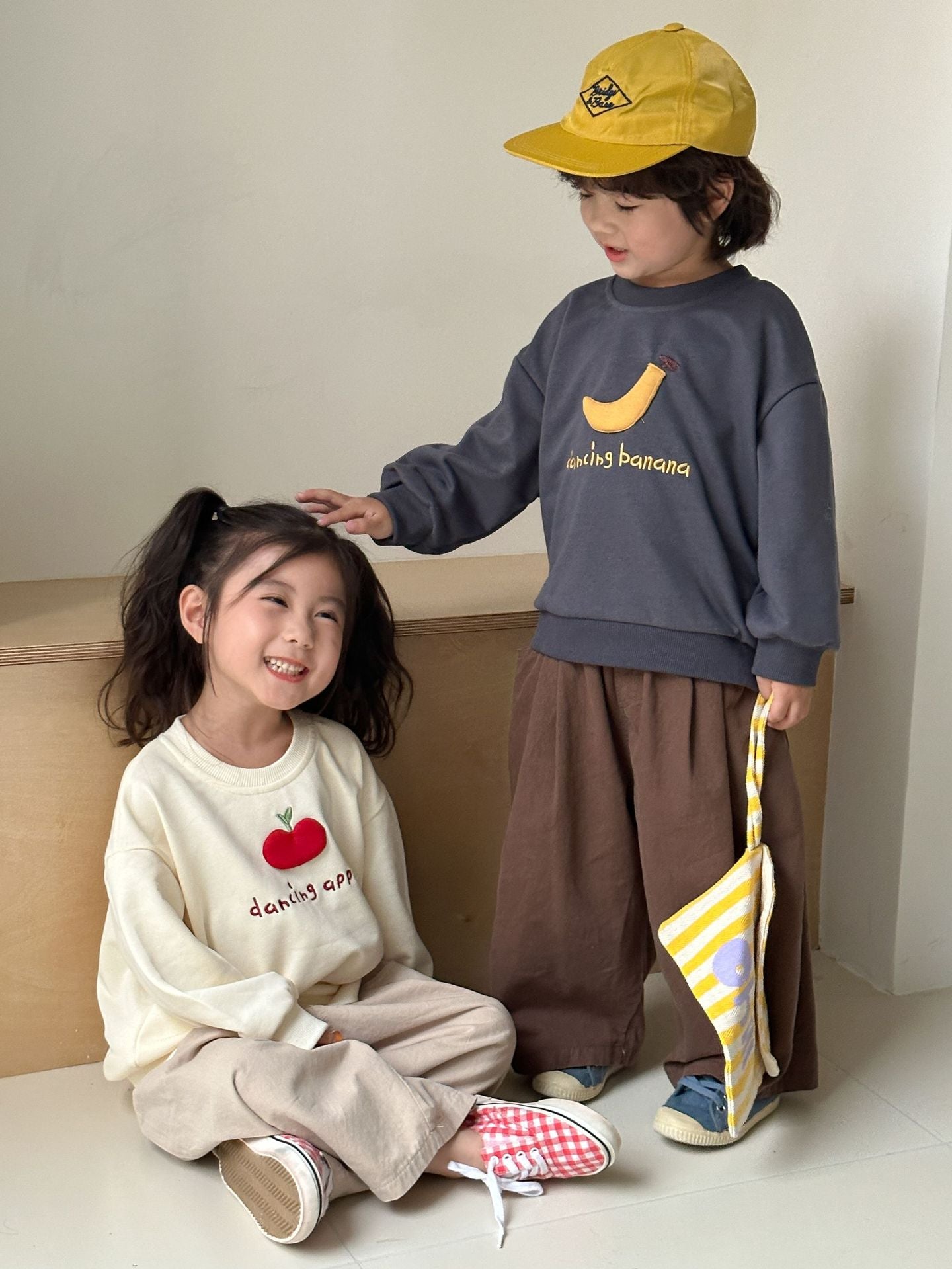 立体フルーツ刺繍スウェット