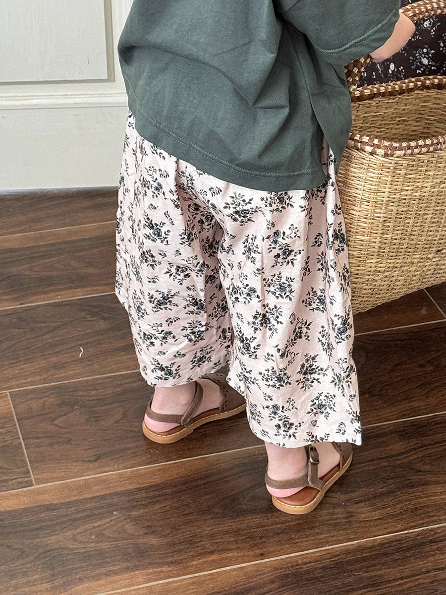 ボタニカル柄ストレート薄手パンツ