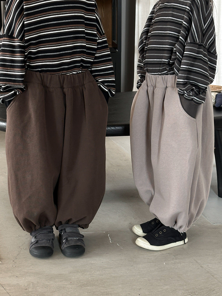 裾絞りゆったりパンツ