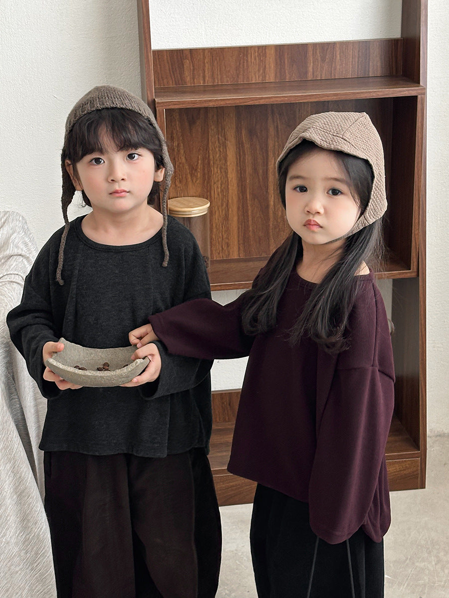 シンプル無地長袖Tシャツ