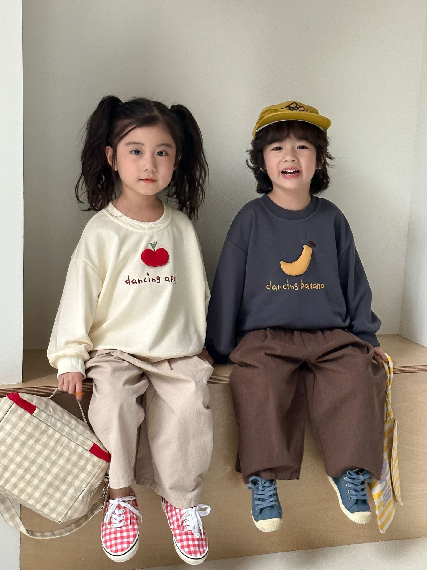 立体フルーツ刺繍スウェット