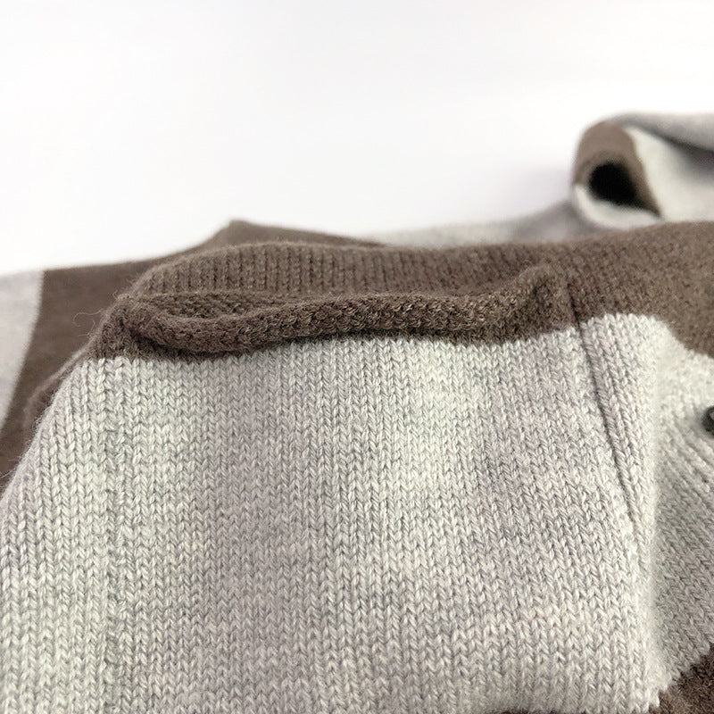 三角フードニットパーカー