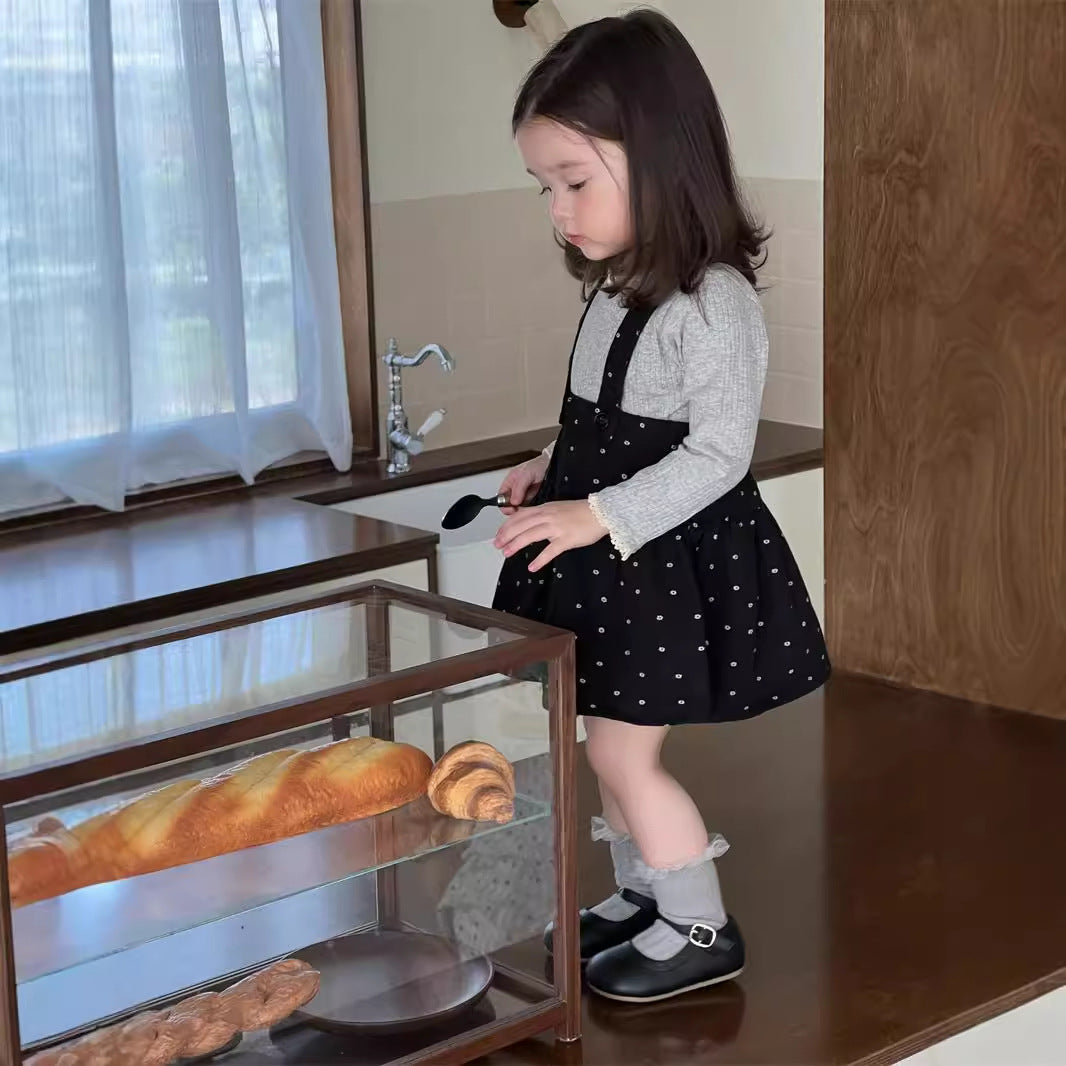 グレーxブラックコーデ