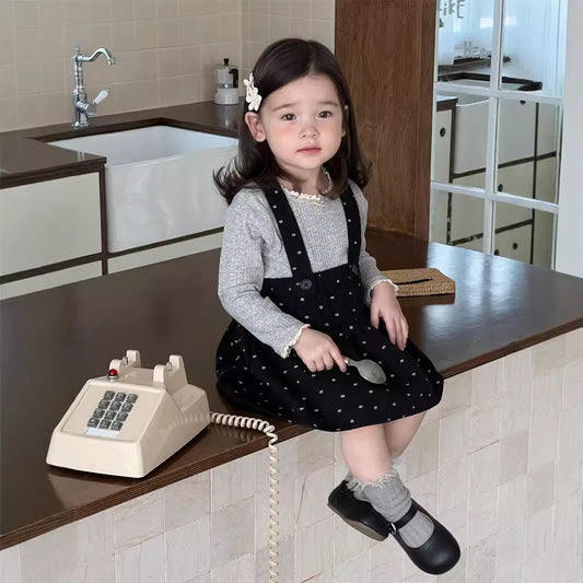 グレーxブラックコーデ