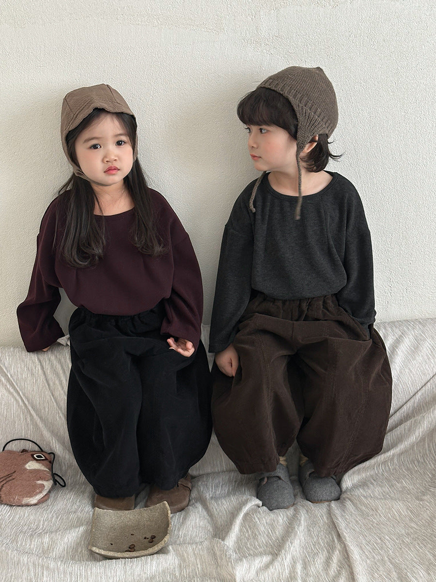 シンプル無地長袖Tシャツ