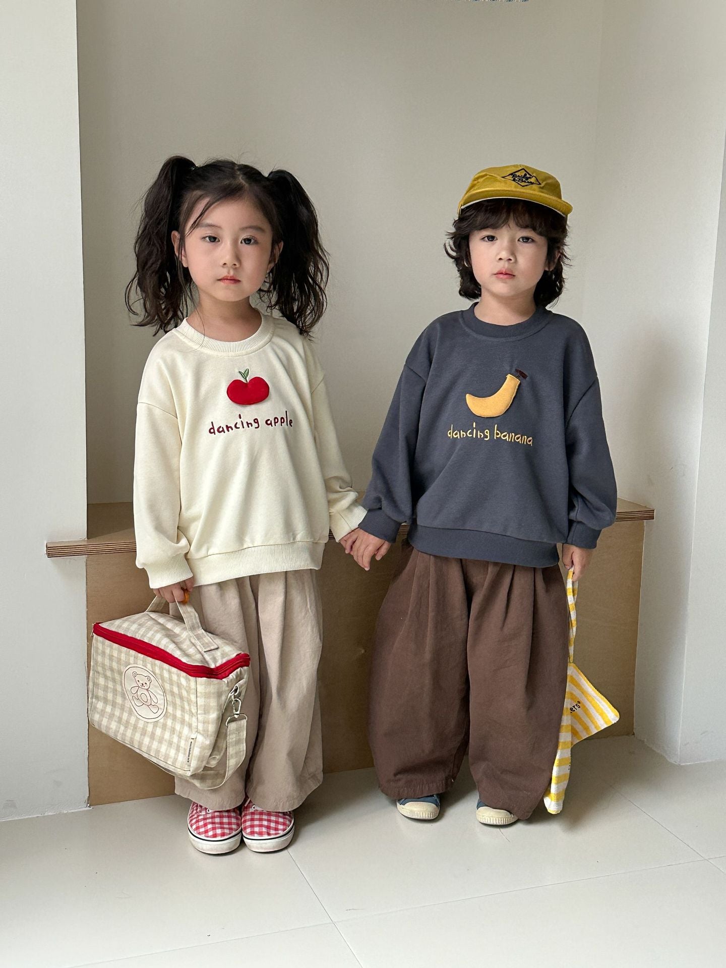 立体フルーツ刺繍スウェット