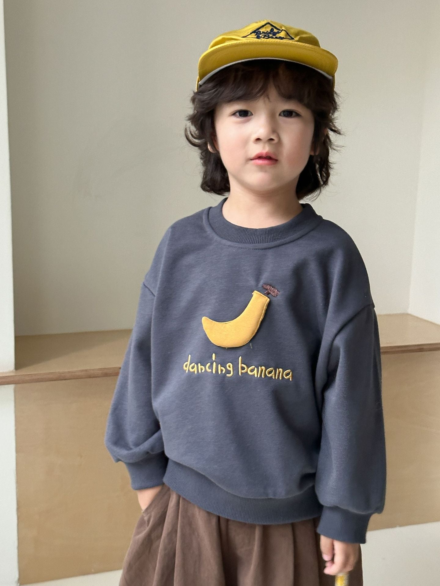 立体フルーツ刺繍スウェット