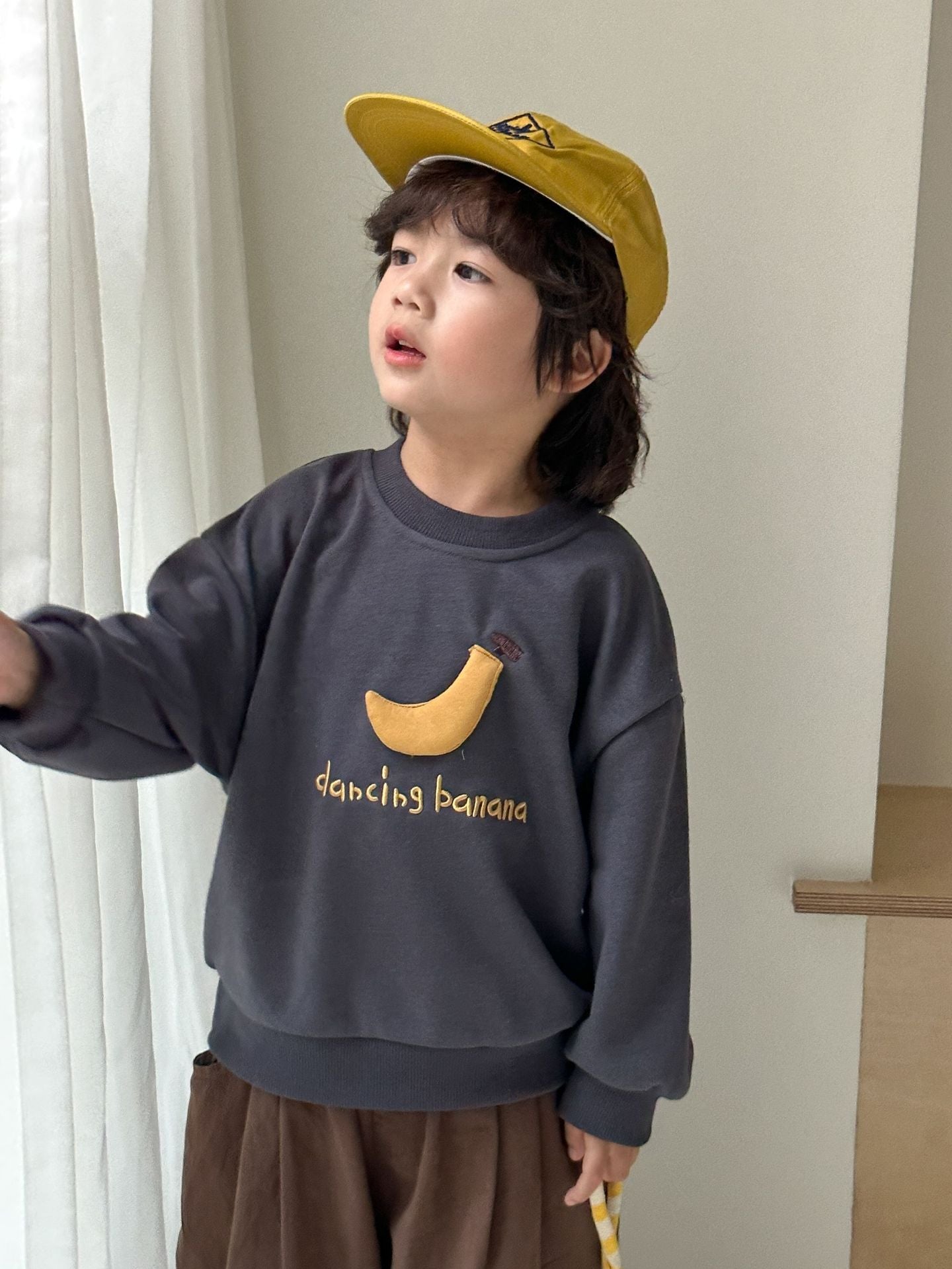 立体フルーツ刺繍スウェット