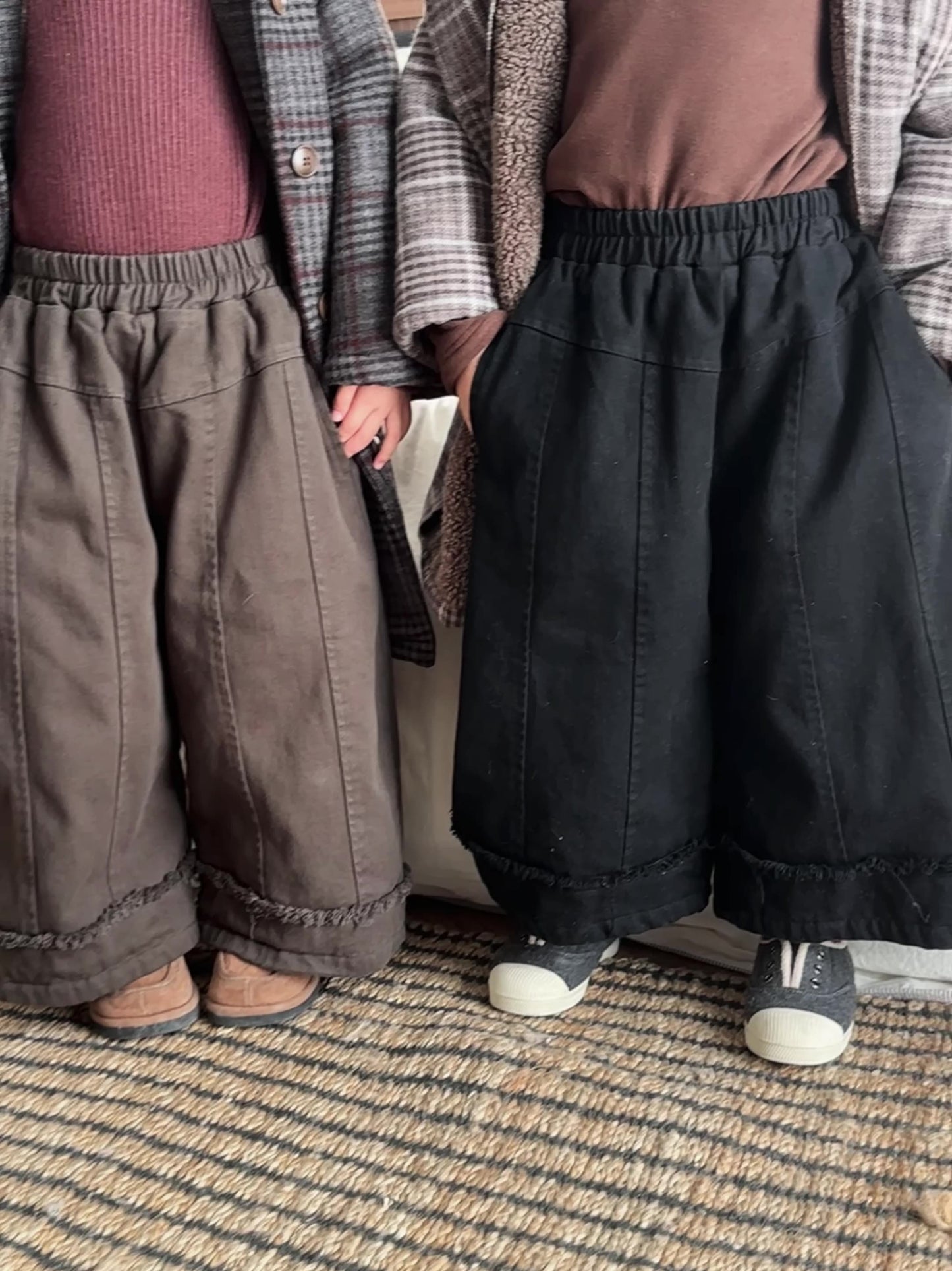 裾フリンジステッチワイドパンツ
