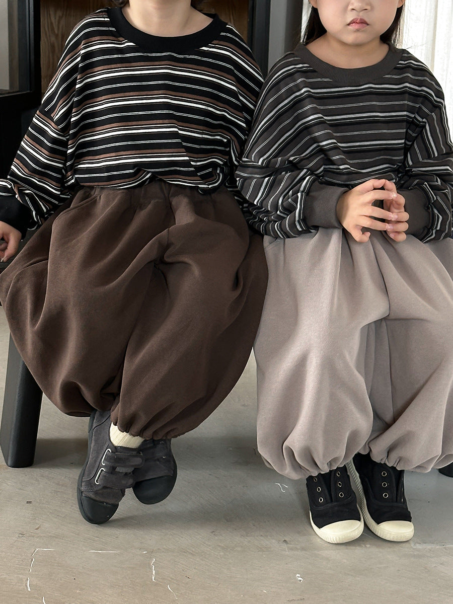 裾絞りゆったりパンツ