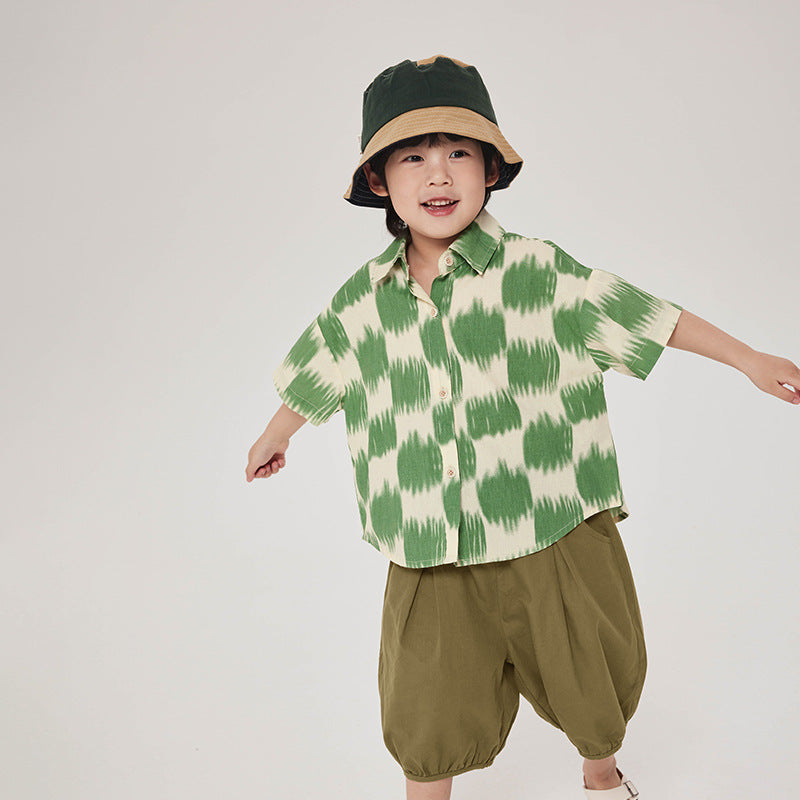 Color-coordinated printed short-sleeved shirt