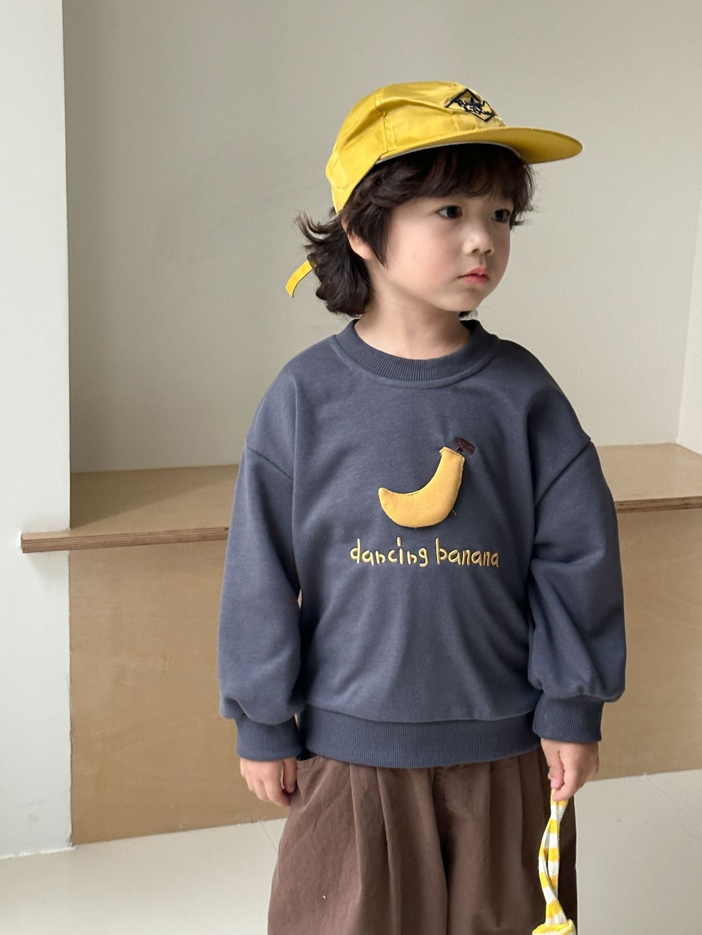 立体フルーツ刺繍スウェット