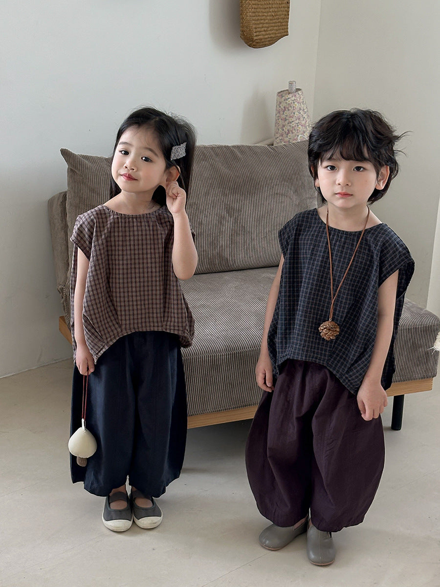 Back slit check tank top