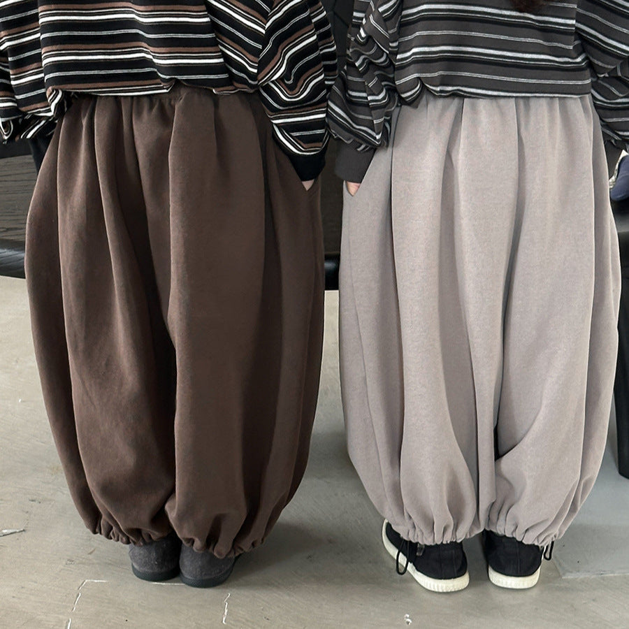 裾絞りゆったりパンツ
