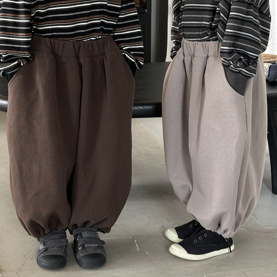 裾絞りゆったりパンツ