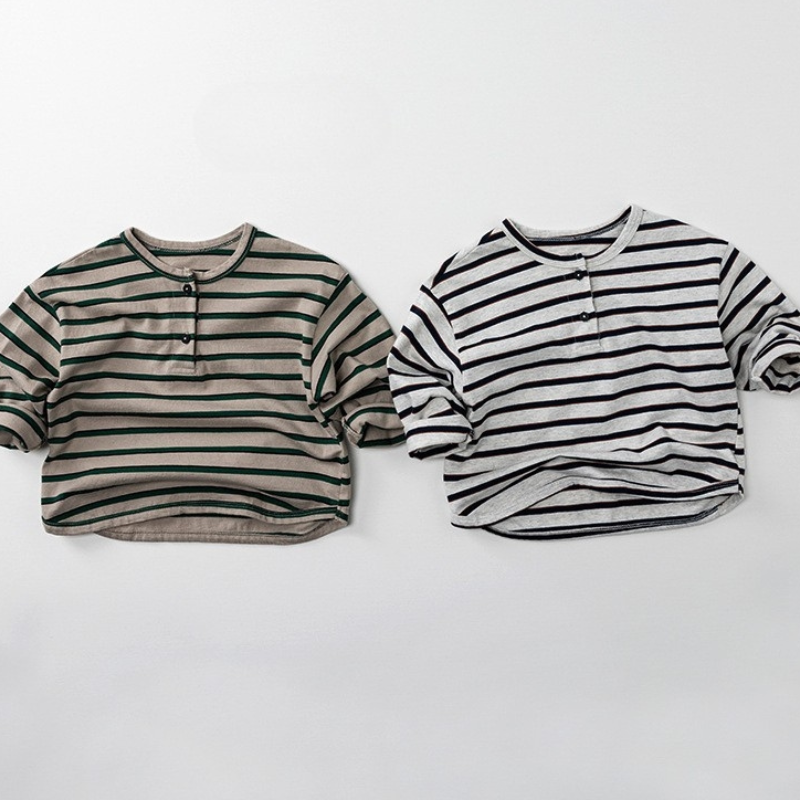 ボタンボーダー柄Tシャツ