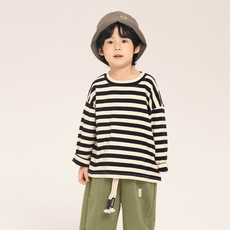 ゆったりボーダー長袖Tシャツ
