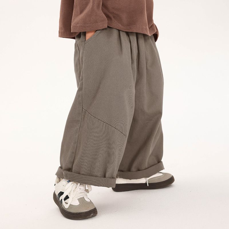 サイドタック入りワイドパンツ