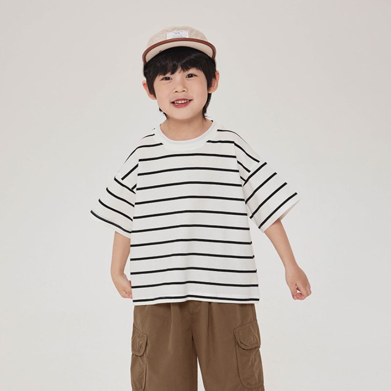 モノトーンボーダーTシャツ