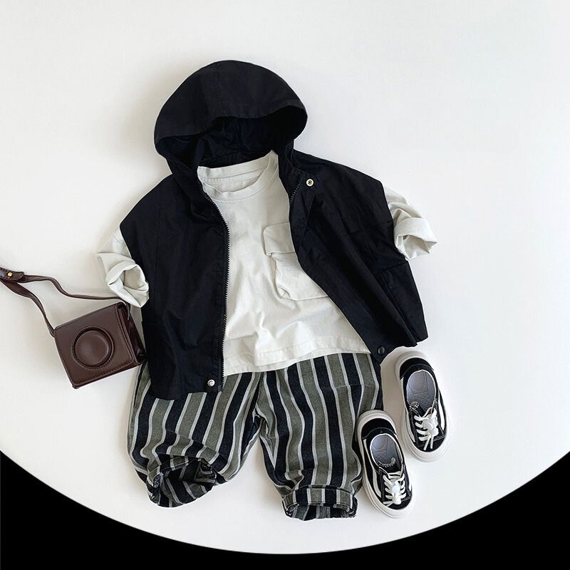 黒x緑ストライプ柄パンツ