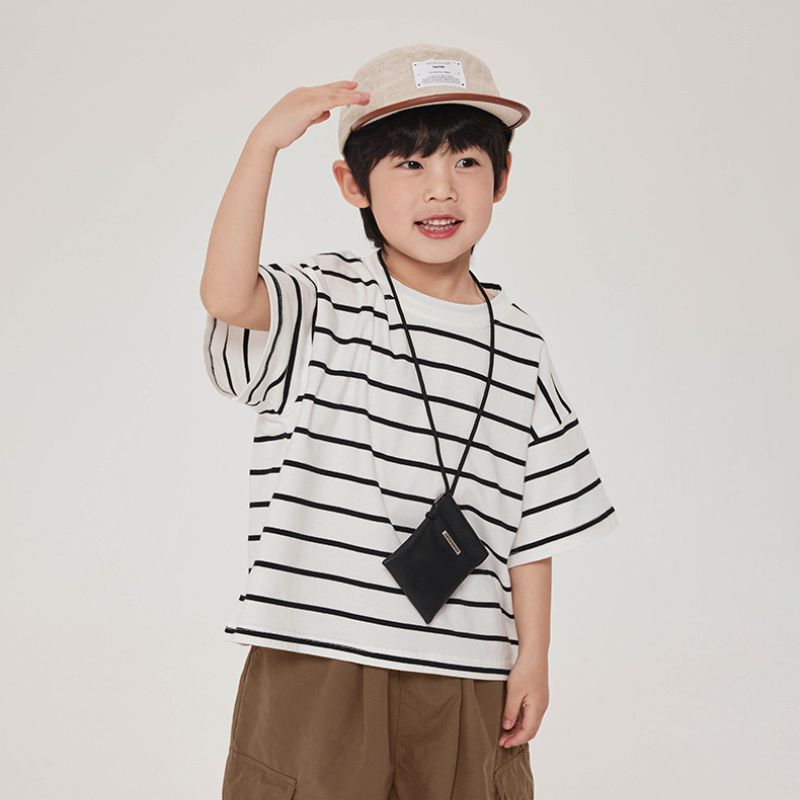 モノトーンボーダーTシャツ