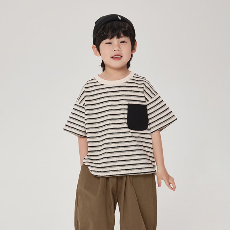 ボーダー柄配色ポケットTシャツ