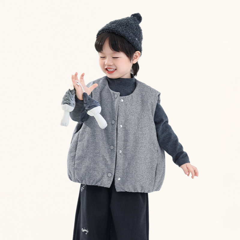 中綿入りスナップボタンベスト