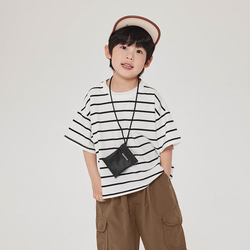 モノトーンボーダーTシャツ