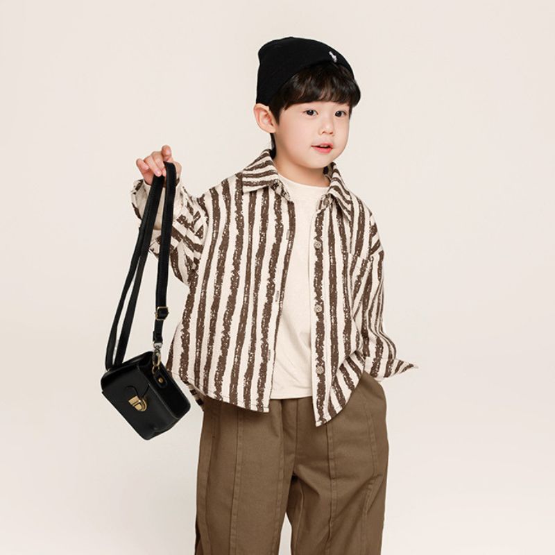 手描き風ストライプ柄シャツ