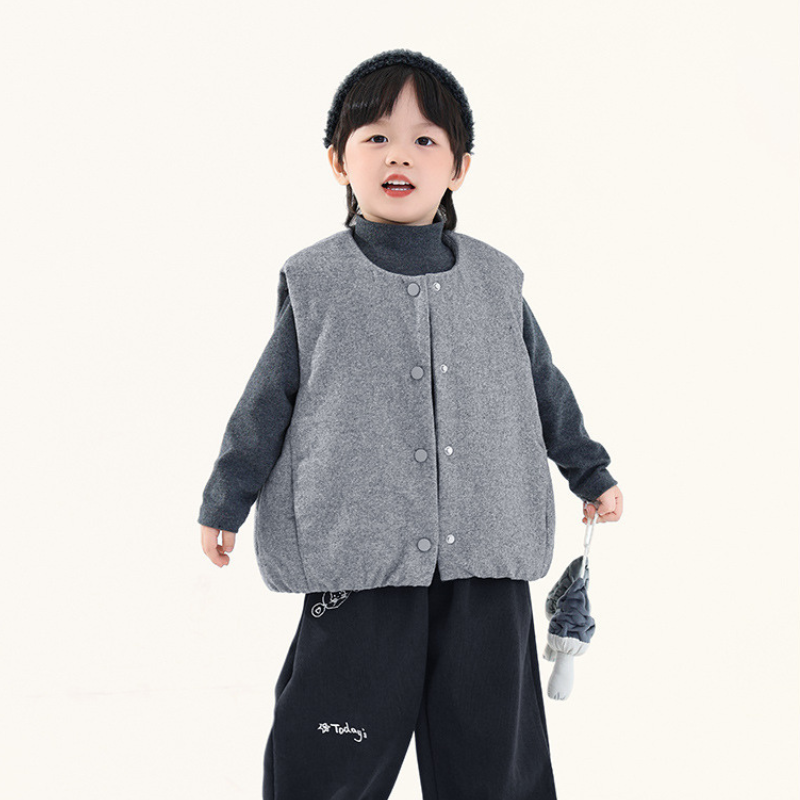 中綿入りスナップボタンベスト