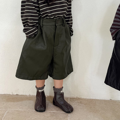 PUレザータック入りハーフパンツ