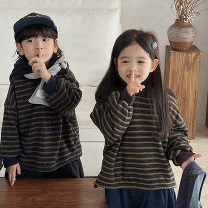 裏ボアボーダー柄パーカー