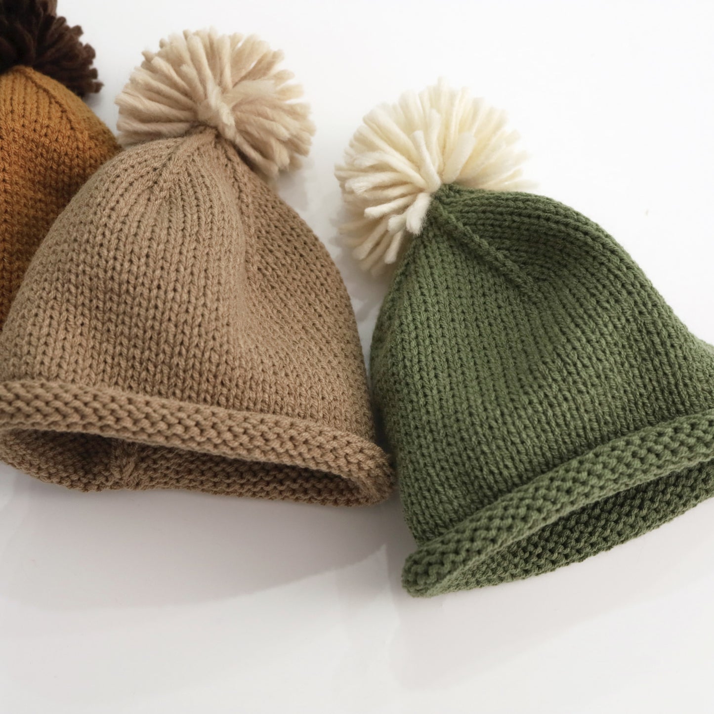 ポンポンニット帽