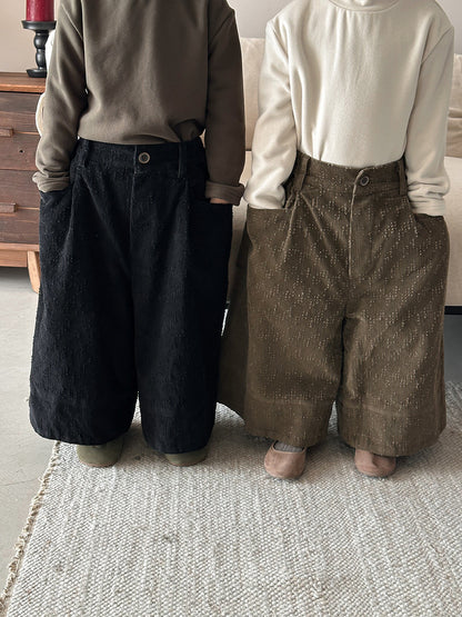 穴あき模様裏ボアコーデュロイパンツ