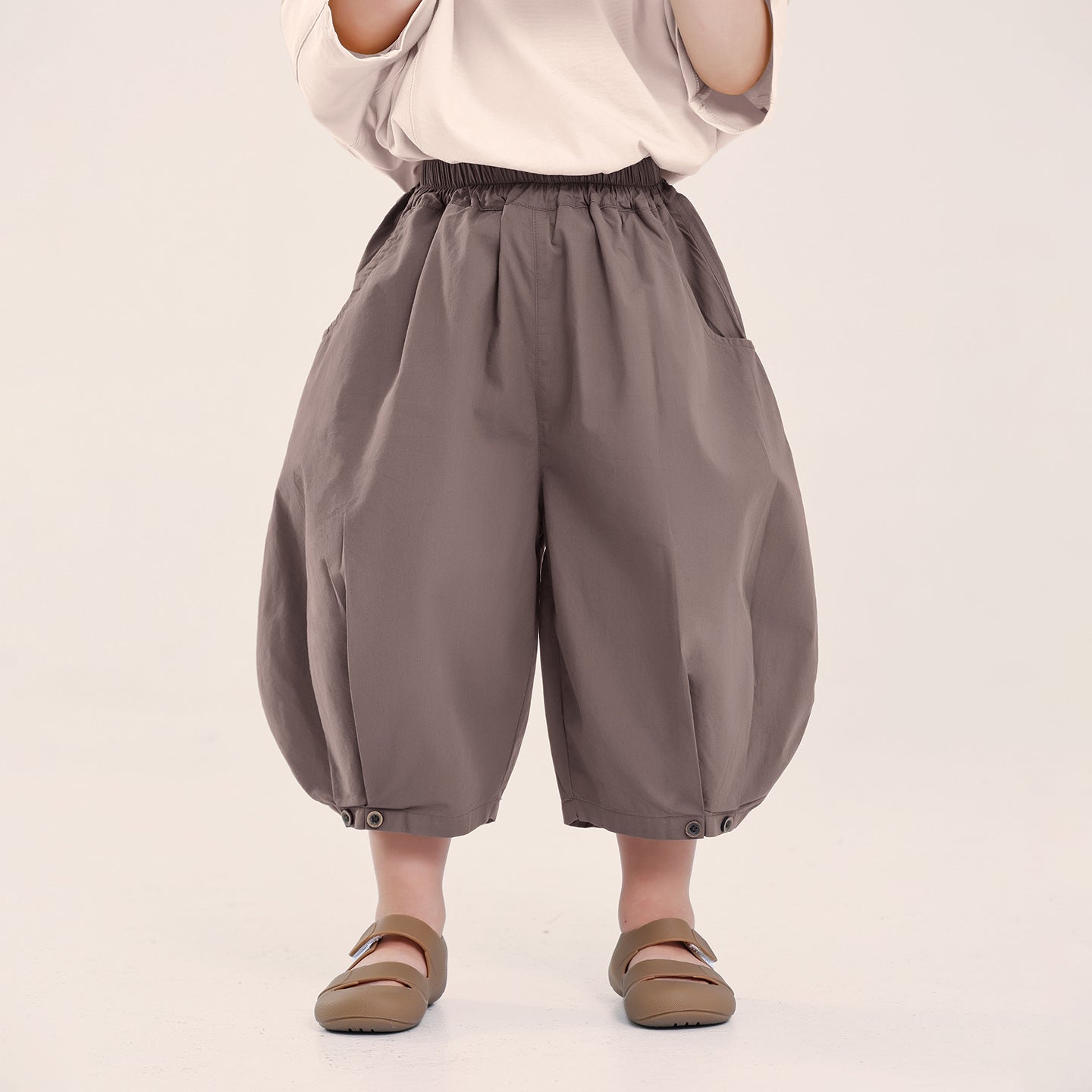 裾ギャザーコットン七分丈パンツ