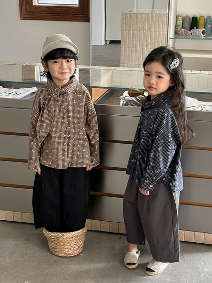 シンプルデザイン八分丈ワイドパンツ