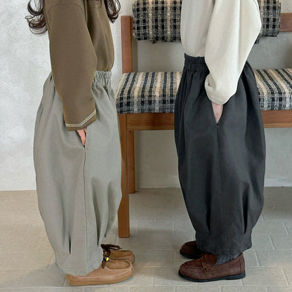 裾ギャザーウォッシュ加工テーパードパンツ