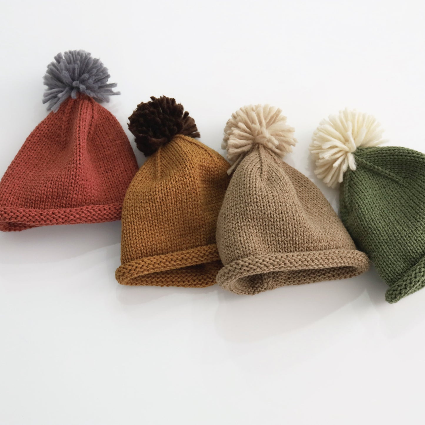 ポンポンニット帽