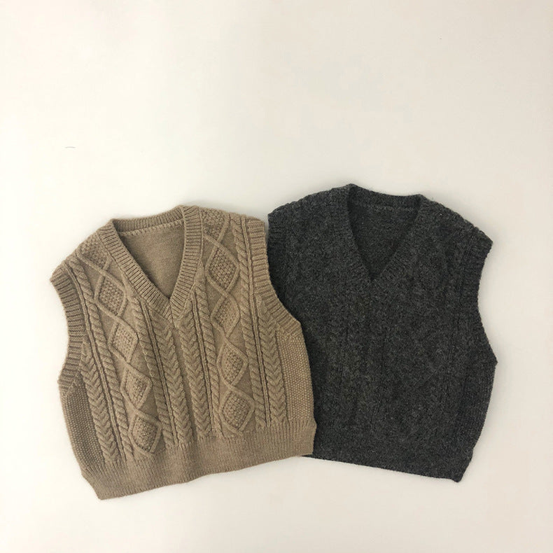 ケーブル編みカシミヤ混ベスト