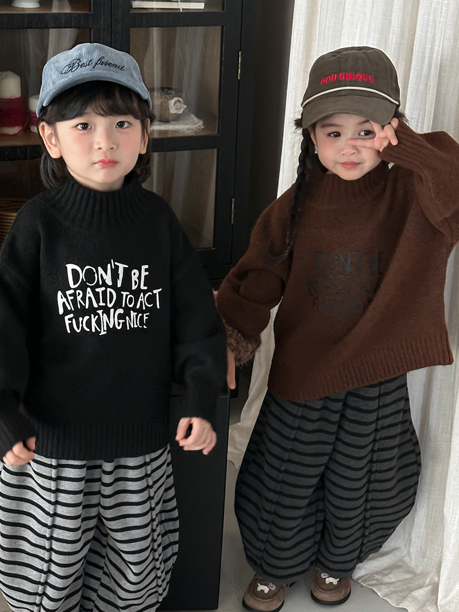 イングリッシュワードハイネックニット