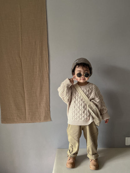 ケーブル編みプルオーバー